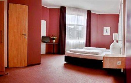 Hotel Columbus Francfort-sur-le-Main Extérieur photo