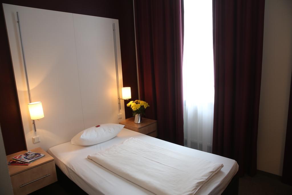 Hotel Columbus Francfort-sur-le-Main Chambre photo